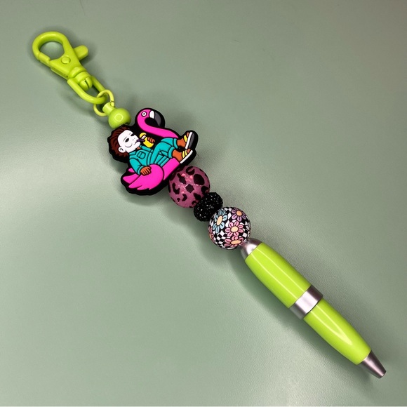 Summerween Horror Flamingo Animal Print and Daisy Checkered Beaded Keychain Pen - Picture 2 of 3
